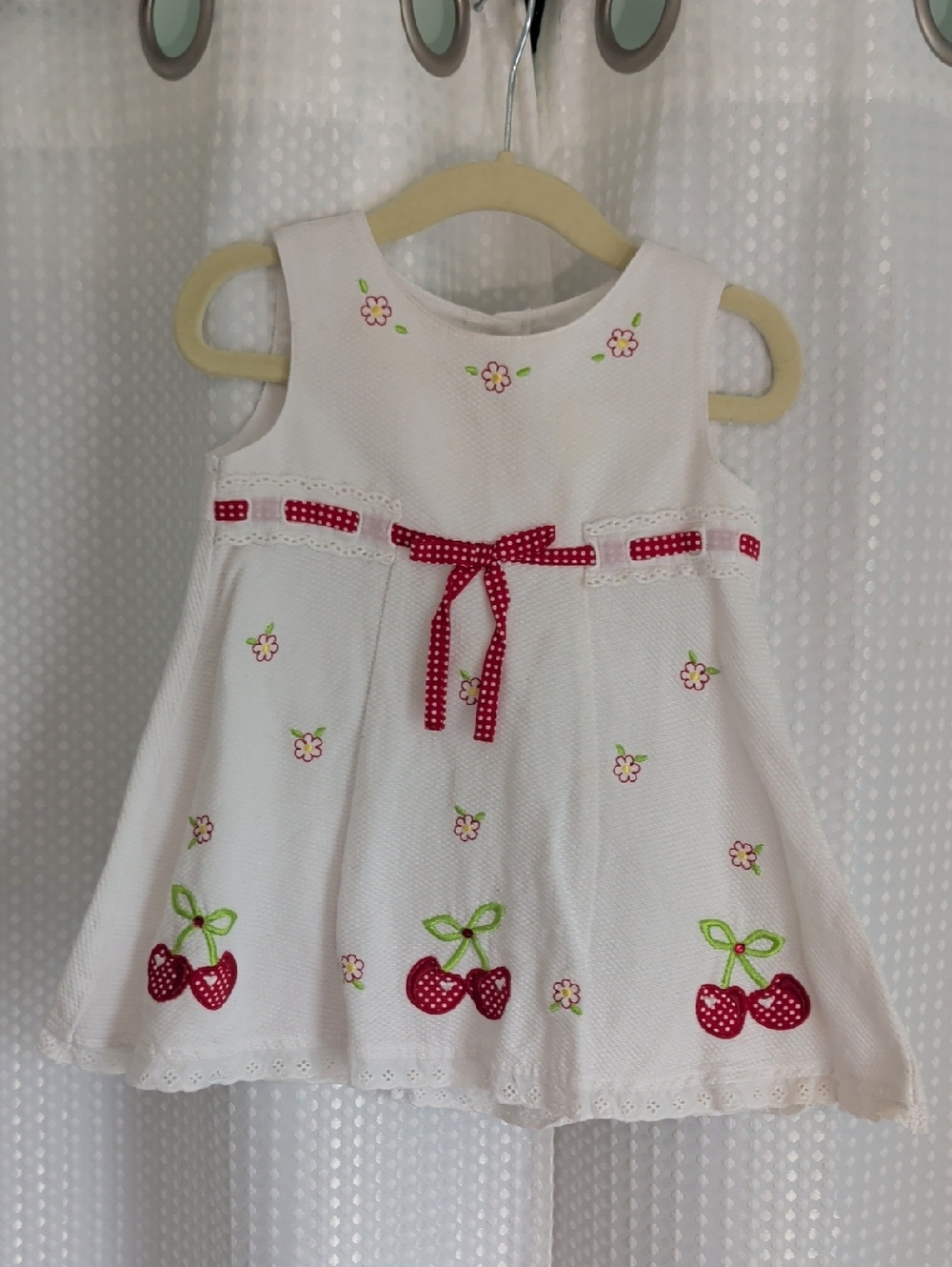 Sweet Heart Rose White Dress with Red Cherry Accents 100% Cotton Sz 18M